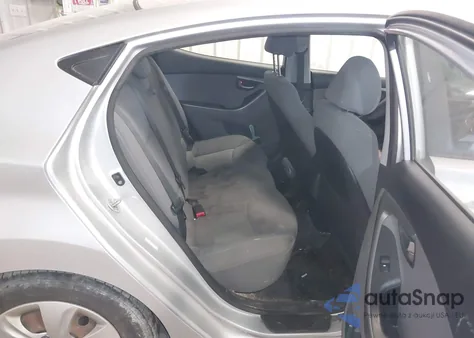 2016 Hyundai Elantra Se z USA, uszkodzony, nr VIN KMHDH4AE4GU581948